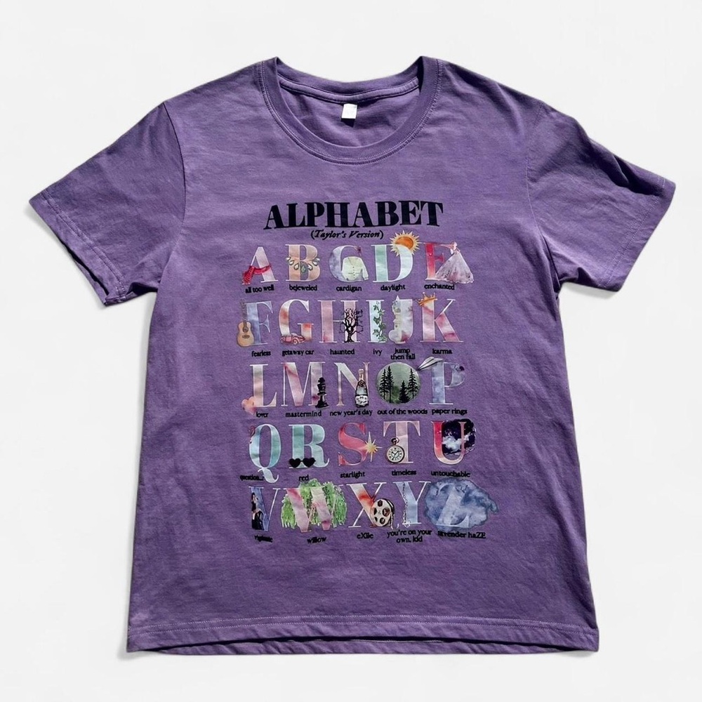 Alphabet (Taylor’s Version) T-shirt - lavender (haze) - M